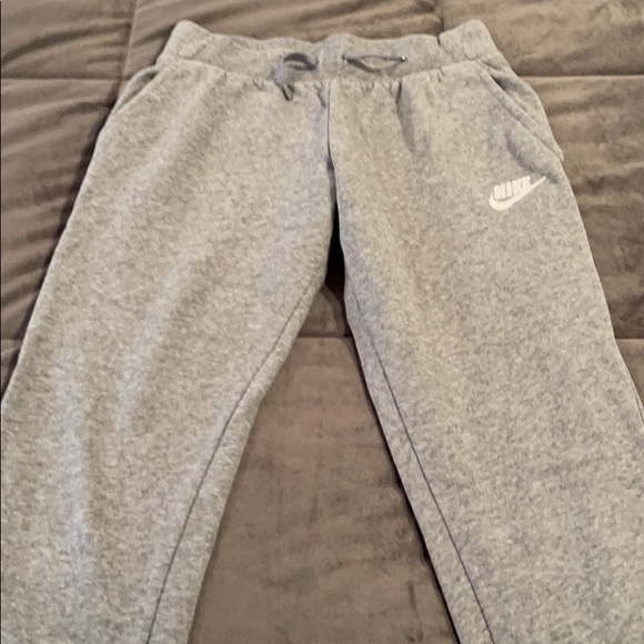 Nike sweatpants - Picture 1 of 1